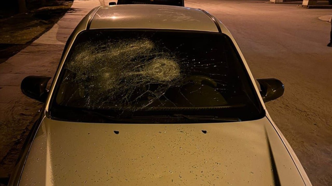 Park halindeki araçlara zarar verildi