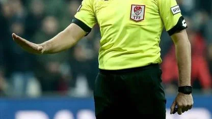 Süper Lig haftanın hakemleri açıklandı! Antalyaspor-Galatasaray maçını Ali Yılmaz yönetecek