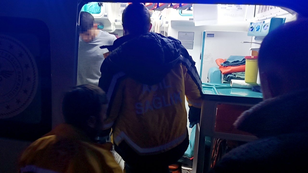 Tartıştığı arkadaşını darbetti