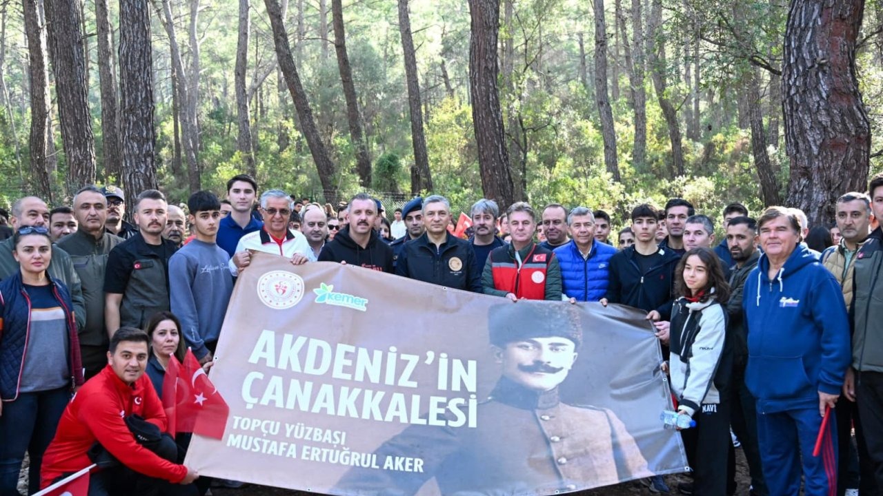 Yüzbaşı Aker ve silah arkadaşları Kemer&#039;de anıldı