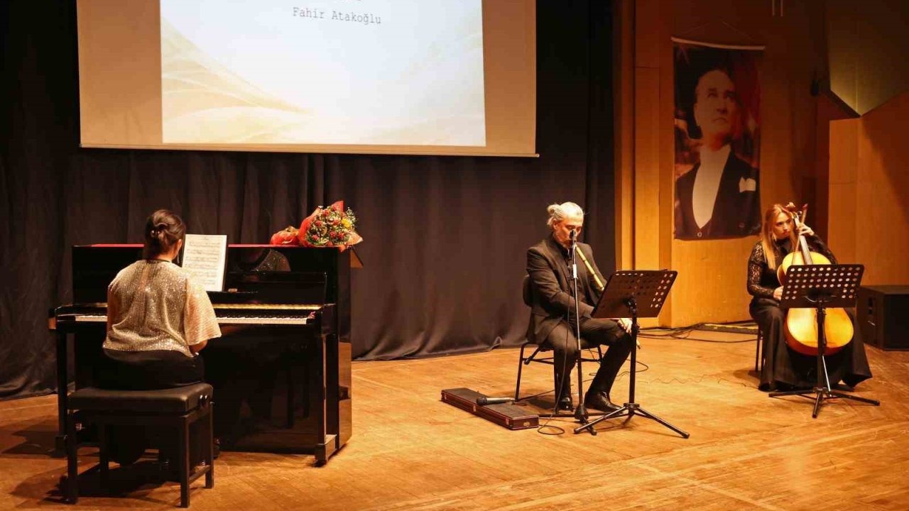 ’Zefir Zamanı’ konseri müzikseverlerle buluştu