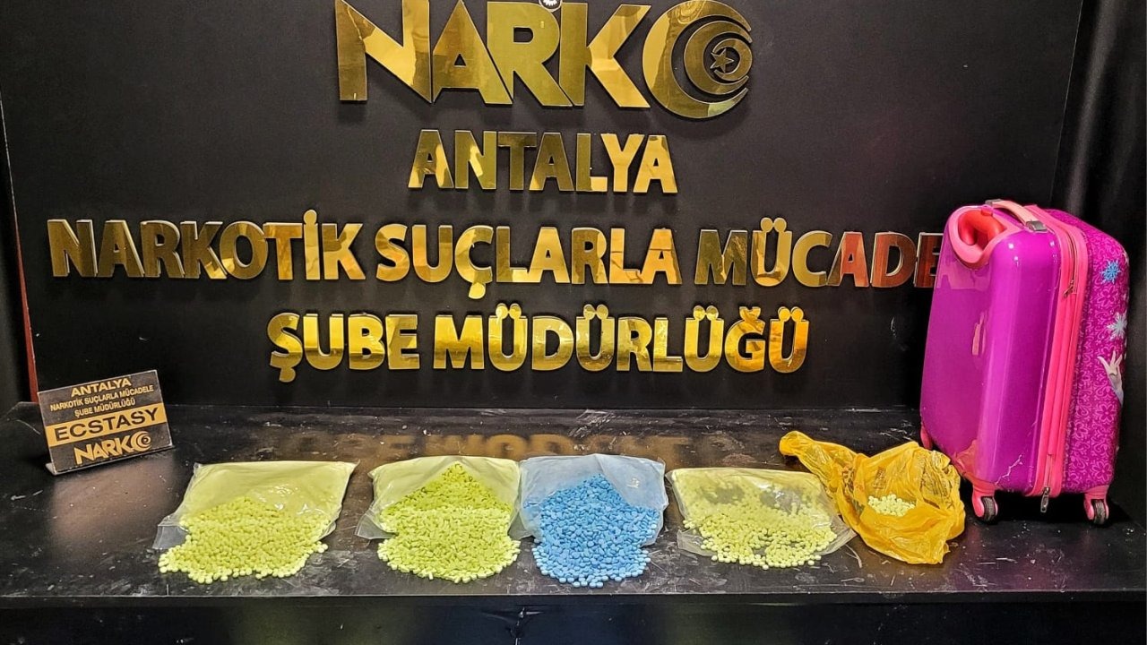 15 bin adet ecstasy ile yakalanan 2 şüpheli tutuklandı