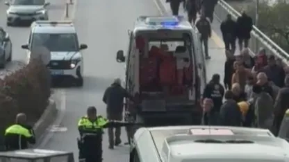 Ters yönden gelen motosiklete otomobil çarptı: 1 yaralı