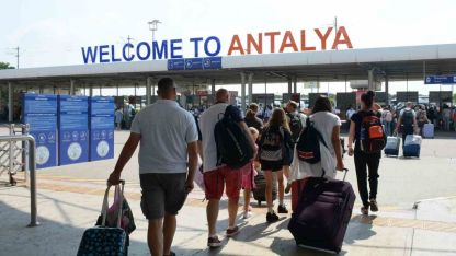 Bakan Ersoy: "Antalya, 2025 yılında 17 milyon 122 bin 548 ziyaretçiyi ağırladı"