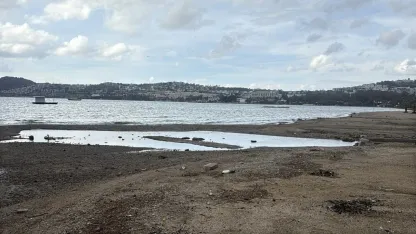 Bodrum’da deniz çekildi, adacıklar oluştu