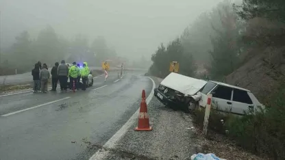 Otobüs ile Tofaş otomobil çarpıştı