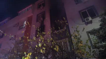 Antalya’da apartman dairesinde çıkan yangın korkuttu