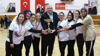 Öğretmenler Voleybol Turnuvası sona erdi