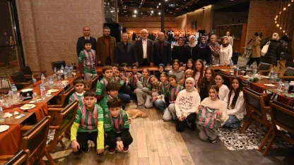 Başkan Başdeğirmen, şampiyon takımla buluştu