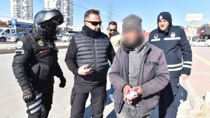 Kepez'de seyyar satıcı ve dilenci operasyonu