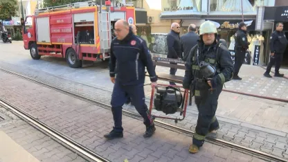 7'nci kattaki dairede korkutan yangın