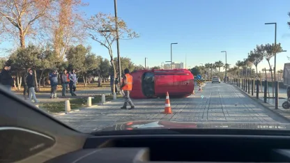 Yan yatarn aracın sürücüsü kazayı yara almadan atlattı