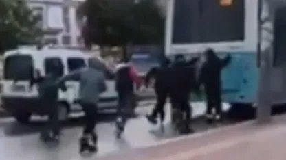 Seyir halindeki araçlara tutunarak patenle yolculuk yapan 2 çocuğa adli işlem