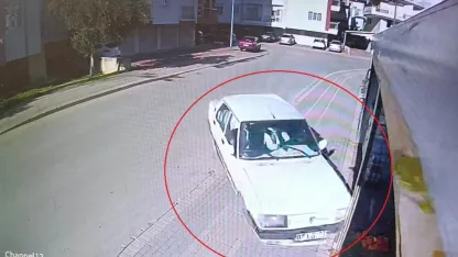 Antalya’da virajı alamayan Tofaş markete girdi