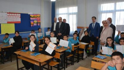 Korkuteli'de karne heyecanı