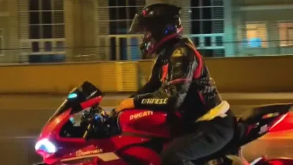 Motosikletli sanal medya ünlüsü kazada öldü, kaskını kız arkadaşı takmış