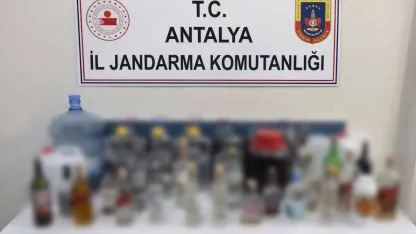 Kemer’de kaçak ve sahte içki ele geçirildi