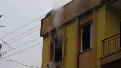 Antalya’da dairede çıkan yangın korkuttu