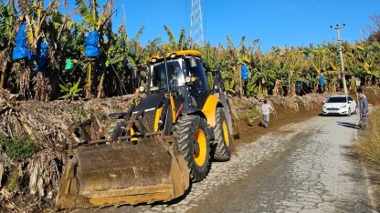 Büyükşehir Alanya’nın kırsal yollarında çalışıyor