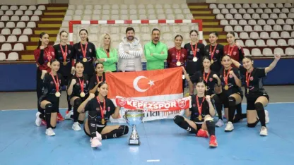 Kepez’in yıldız kızları hentbolda Türkiye şampiyonu