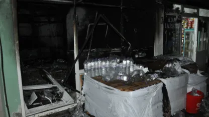 Mahalle muhtarlığı yandı