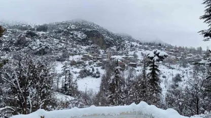 Mersin’in yüksek kesimlerinde kar sevinci