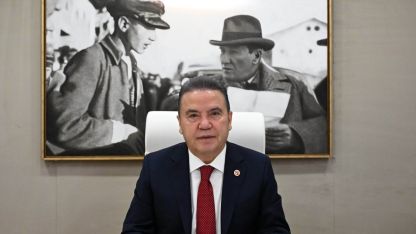 Muhittin Böcek, Ali Mahir Başarır'a hediye edeceğini söyleyip daire istemiş