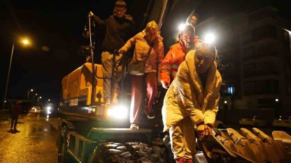 Antalya Büyükşehir Belediyesi 714 personelle hortum ve fırtınaya müdahale etti