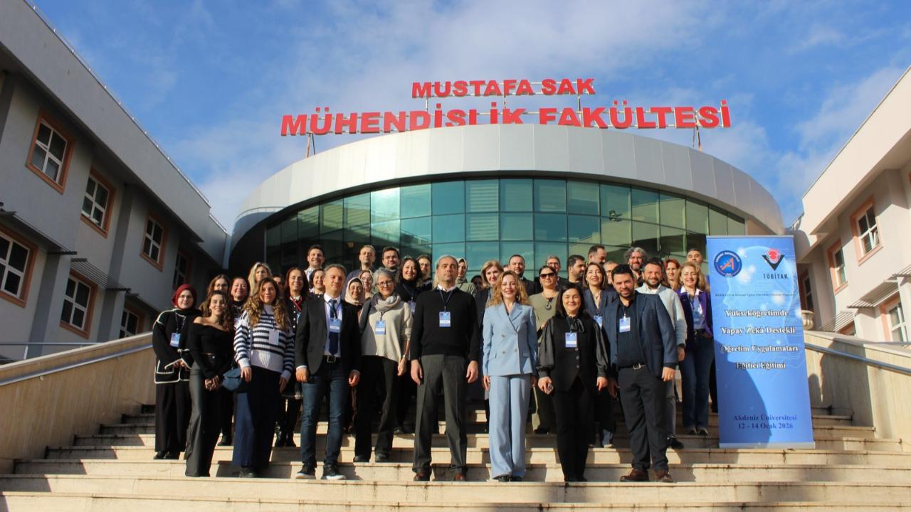Akdeniz Üniversitesi'nde "Yükseköğretimde Yapay Zeka Destekli Öğretim" eğitimi düzenlendi