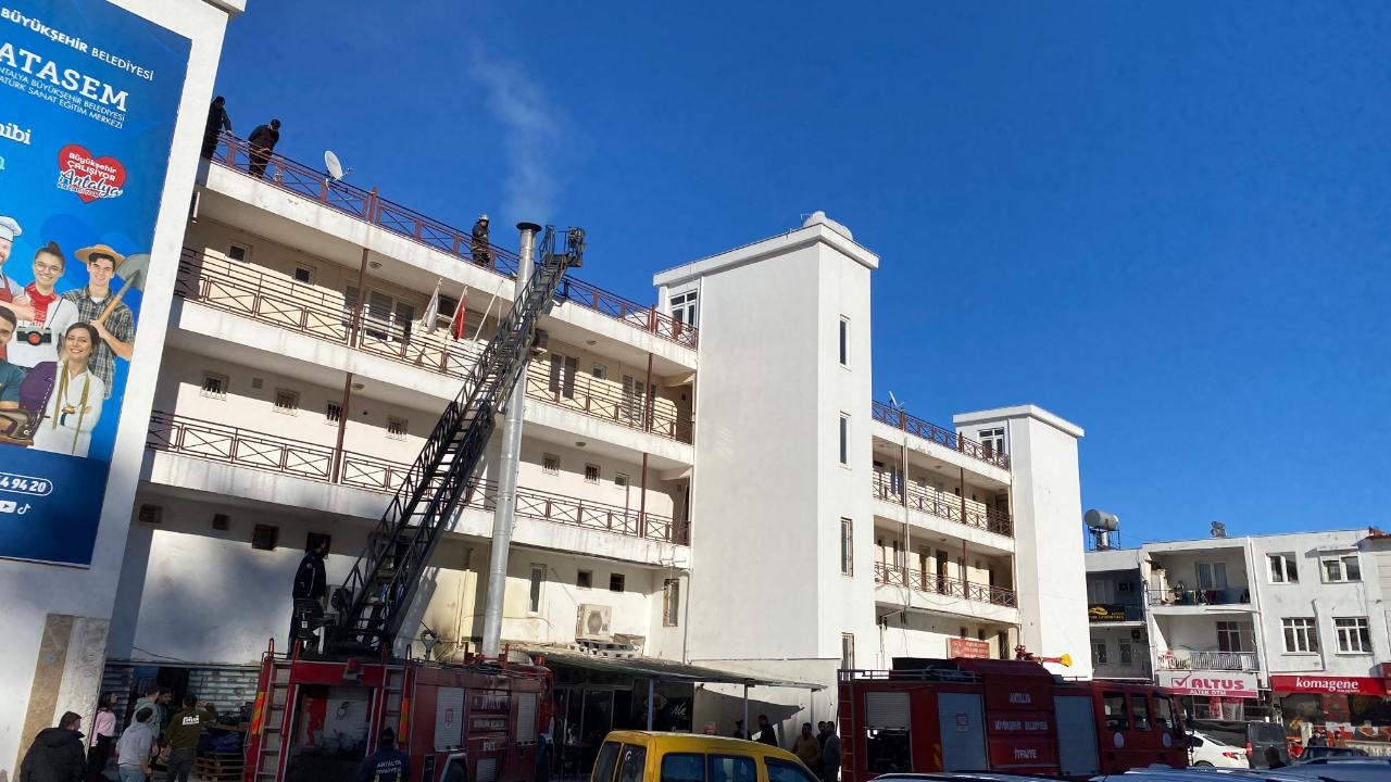 Aksu'da bir restoranın bacasında çıkan yangın söndürüldü