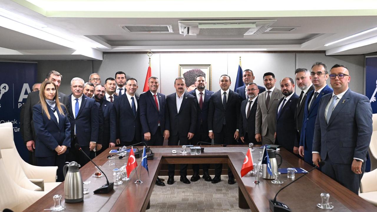 Anahtar Parti Antalya Teşkilatı, Genel Başkan Ağıralioğlu ile bir araya geldi