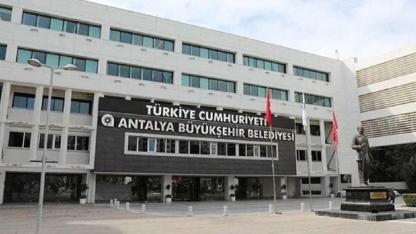 Antalya Büyükşehir Belediyesi şirketine yönelik operasyonda gözaltına alınan 14 zanlı adliyede