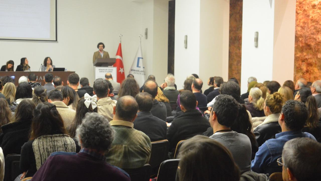 “Bu odayı koltuk için değil, kent için yönettik”