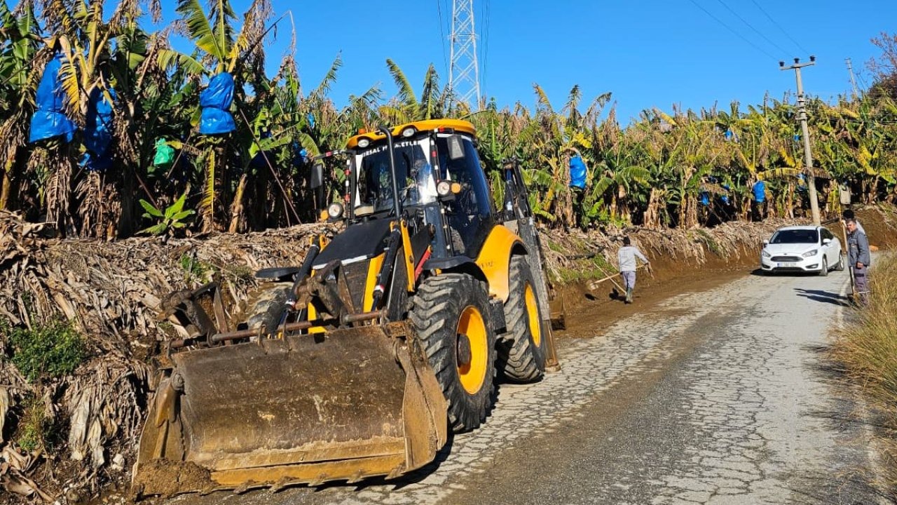 Büyükşehir Alanya’nın kırsal yollarında çalışıyor