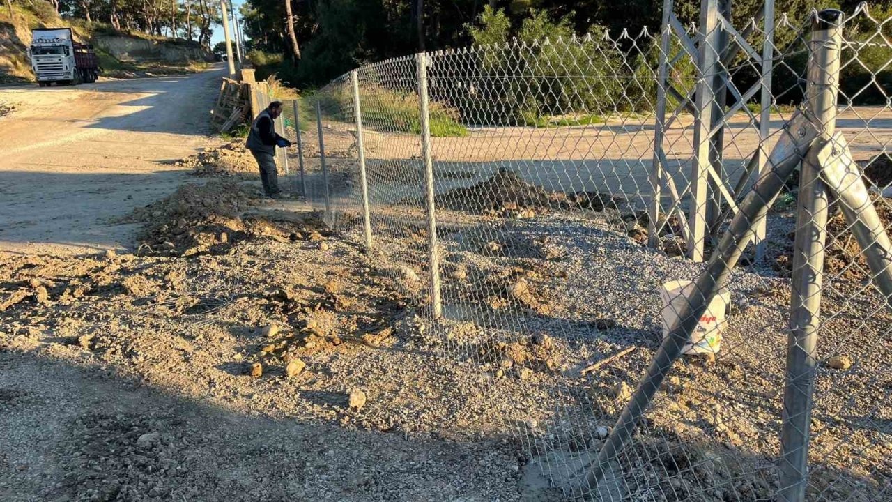 Büyükşehir’den Manavgat’ta mezarlıklarda çalışma