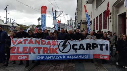 CHP’den elektrik zammına sert tepki: “Bu gizli zam emeklinin ışığını söndürüyor”