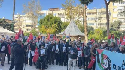 Dökülen göz yaşları aynı