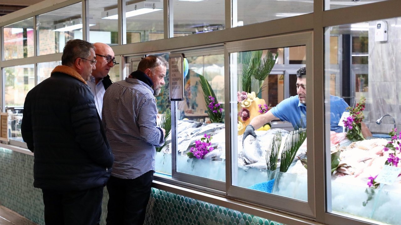 Düden Balık Çarşısı'nda uygun fiyatlı balık sofrası