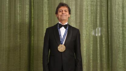 Dünyaca Ünlü Yazar Akif Manaf 2025 Yılı International Peace Prize Ödülü’nü Aldı