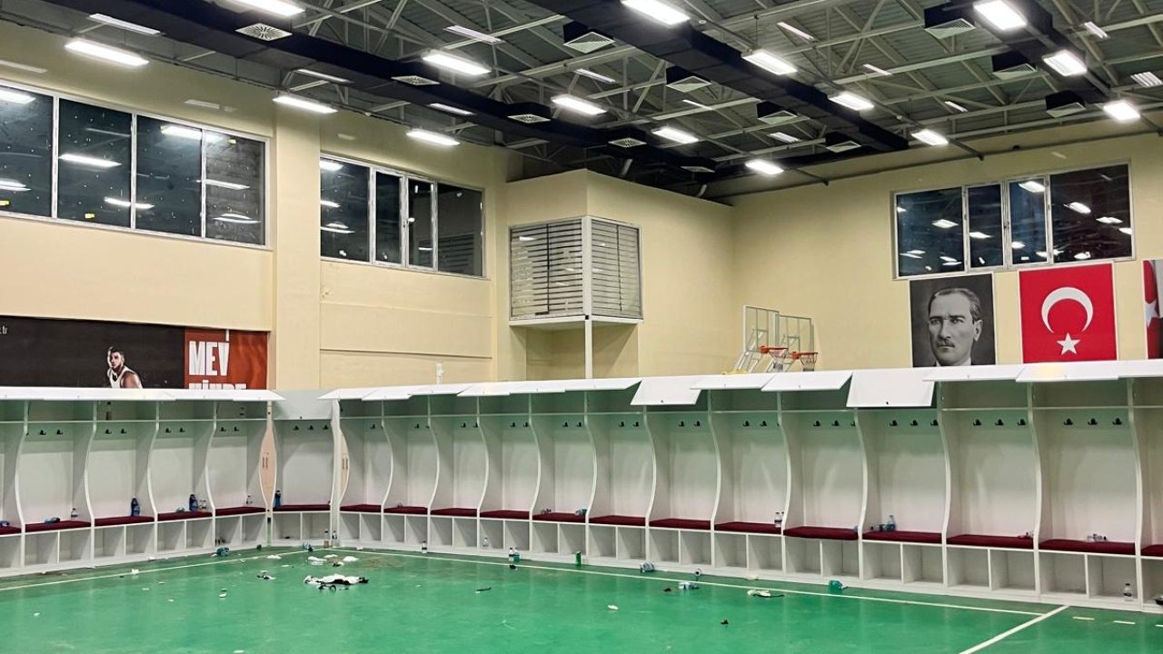 Fethiye’de spor salonu Galatasaray’ın soyunma odası oldu