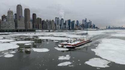 Hudson Nehri kısmen dondu!