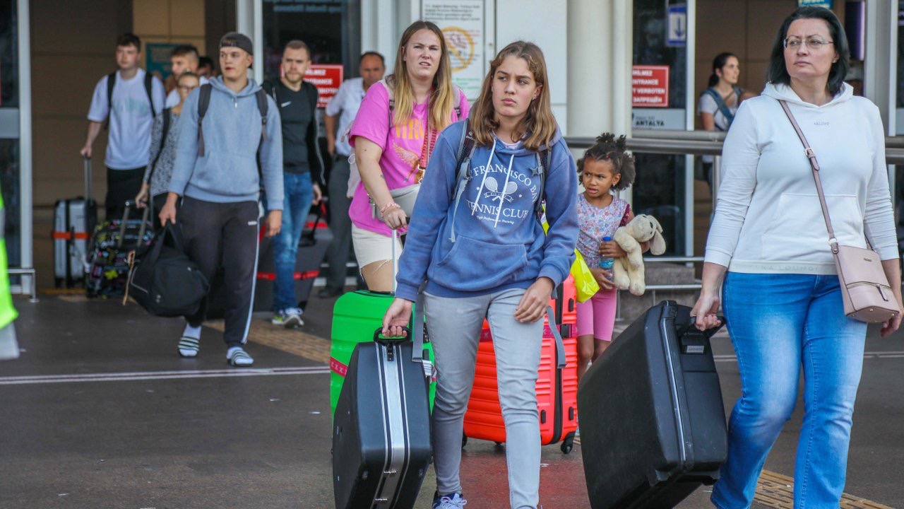 İngiliz ve Polonyalı turist Antalya'yı sevdi