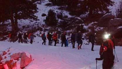 Kamp için çıktıkları dağda mahsur kalan 24 kişi kurtarıldı