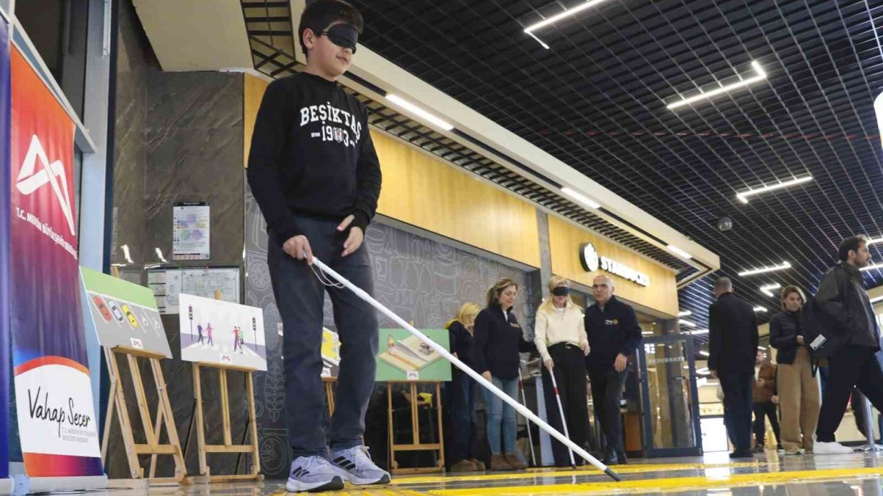 Mersin’de görme engelliler için empati parkuru kuruldu