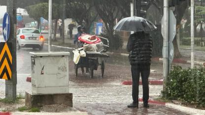 Meteoroloji uyardı! Antalya'da yağışlar başladı