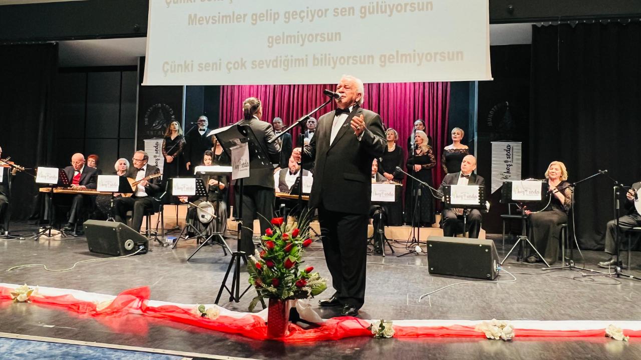 Müziğin birleştirici gücünde buluşan farklı mesleklerden emekliler kulakların pasını siliyor