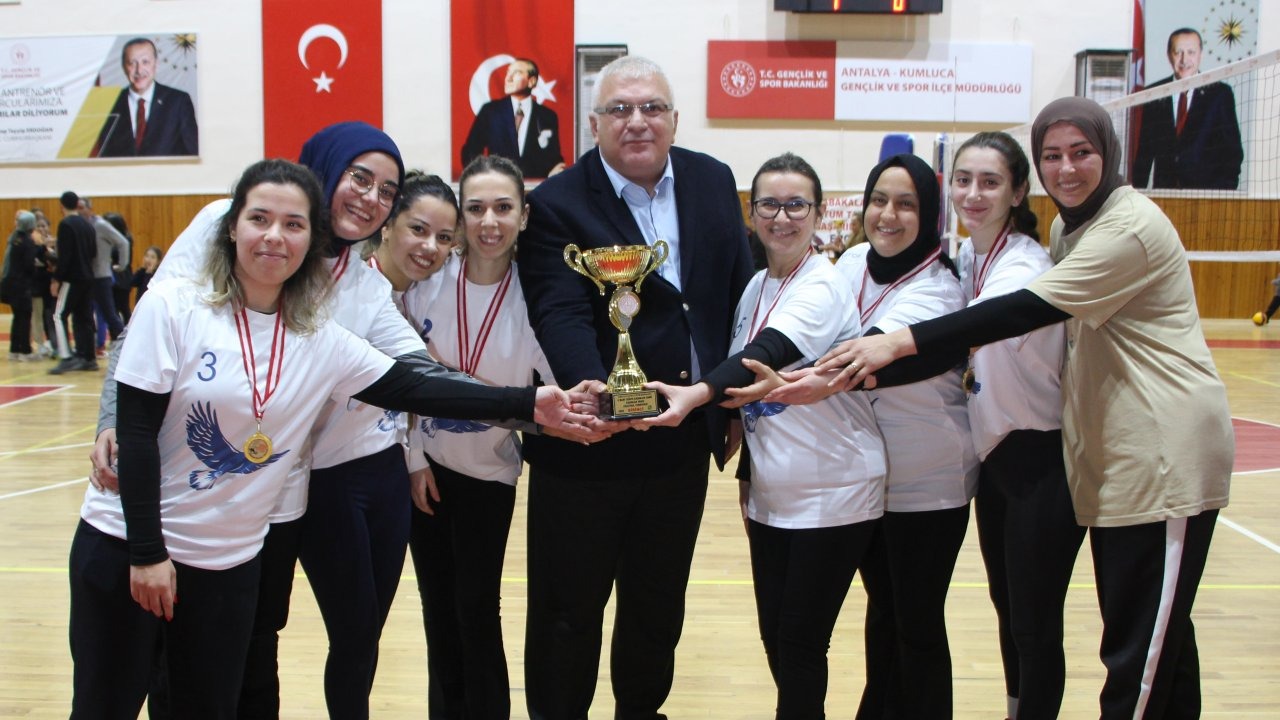 Öğretmenler Voleybol Turnuvası sona erdi
