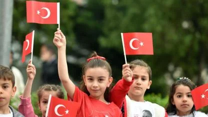 Okullarda ikinci dönem "Bayrak Sevgisi" temasıyla başlayacak