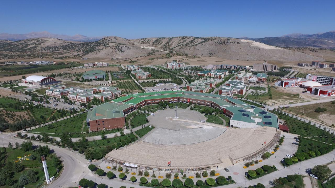 SDÜ, THE 2026'da 3 Alanda Dünya Sıralamasında