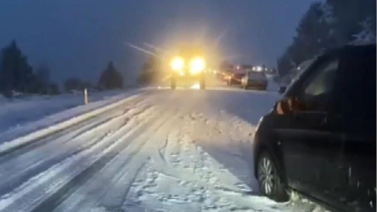 Seydikemer- Burdur- Antalya karayolunda kar esareti; çok sayıda araç mahsur kaldı